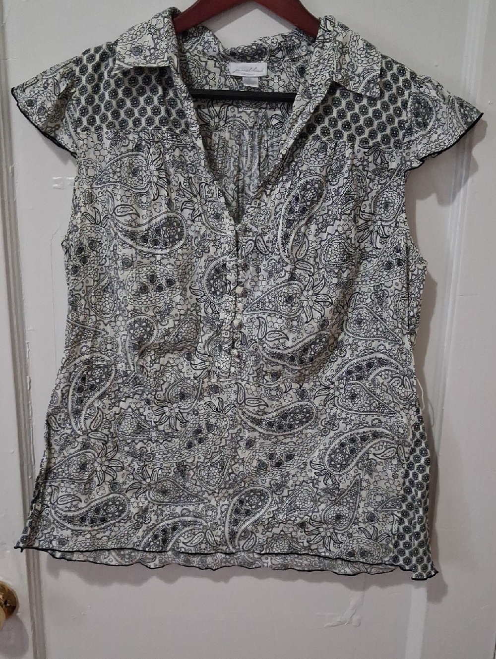 Lightweight Paisley Cap-Sleeve TOP - White/Black